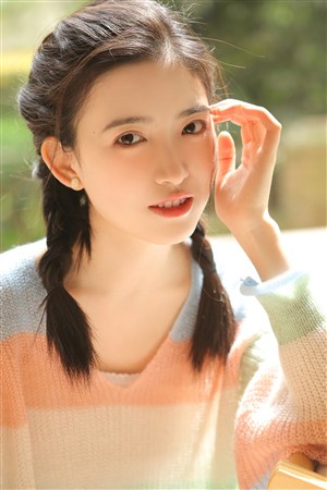 分开端庄美母的雪白高贵形象分析和