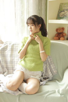 男子回家发现大姑竟在被窝里避暑